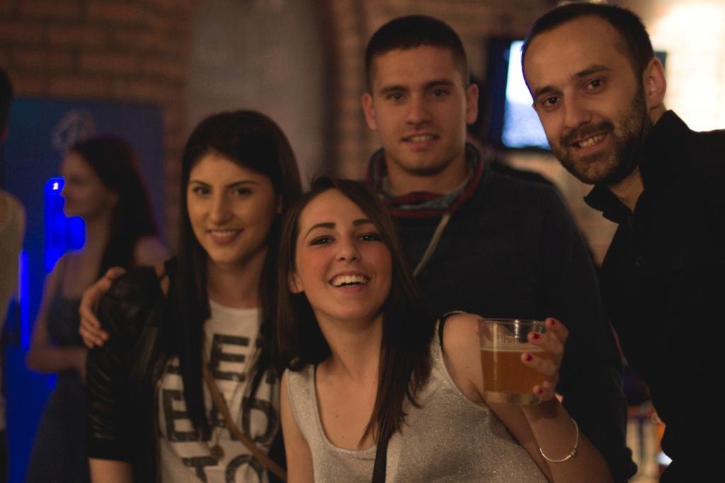 Hostel Bed N Beer Beograd Bagian luar foto