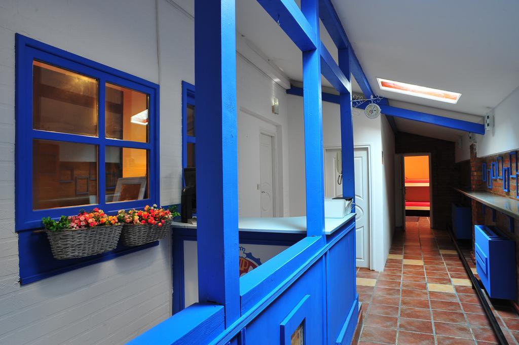 Hostel Bed N Beer Beograd Bagian luar foto