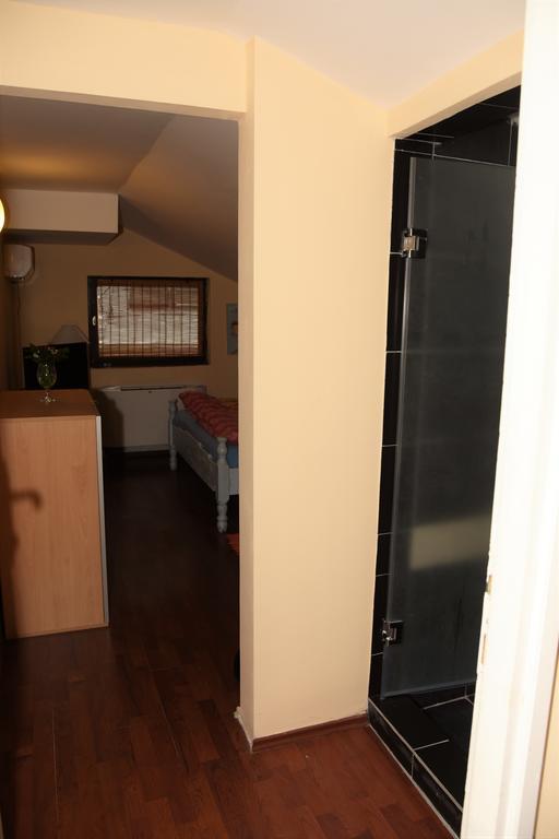 Hostel Bed N Beer Beograd Bagian luar foto