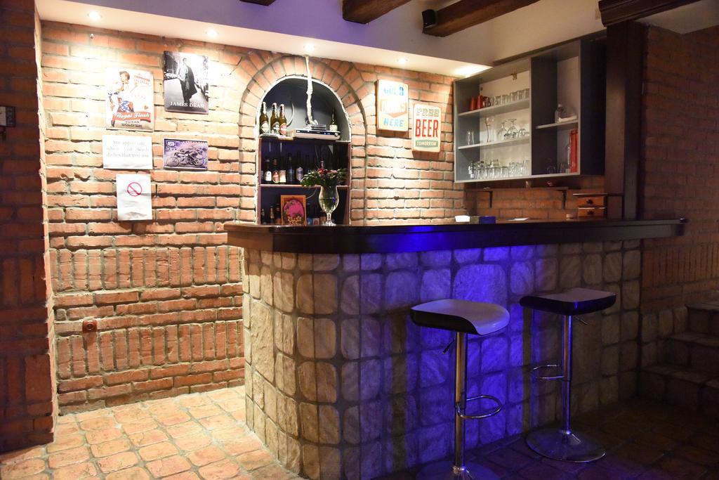 Hostel Bed N Beer Beograd Bagian luar foto
