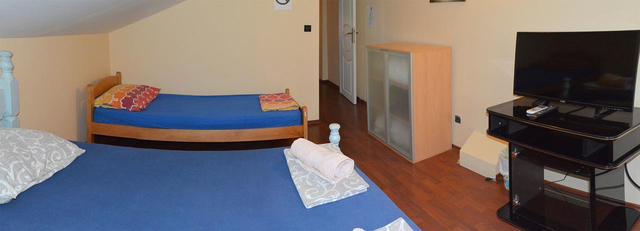 Hostel Bed N Beer Beograd Bagian luar foto