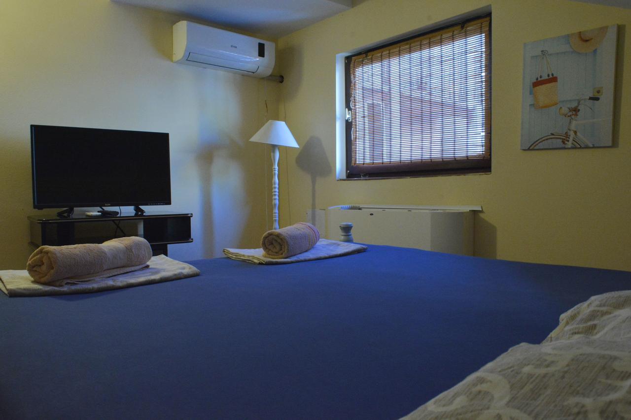Hostel Bed N Beer Beograd Bagian luar foto